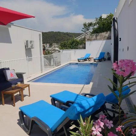 Villa More