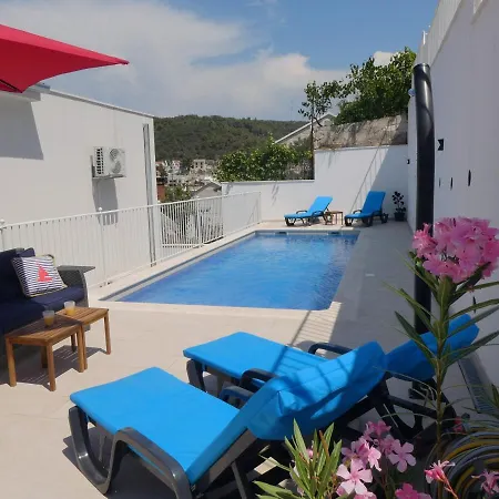 Villa More