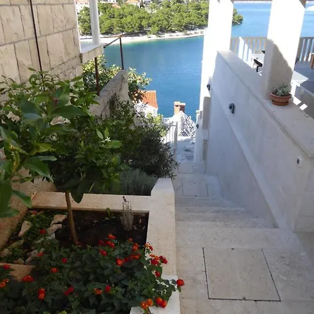 Apartment Villa More Pucisca