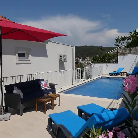 Villa More Apartman *