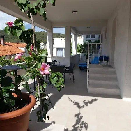 Villa More Apartman Pucisca
